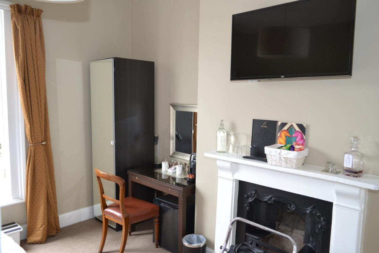 The Bradley Otel Cheltenham Dış mekan fotoğraf